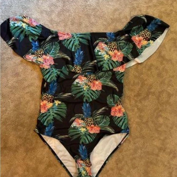 Floral OFF SHOULDER swimsuit - Picture 2 of 7